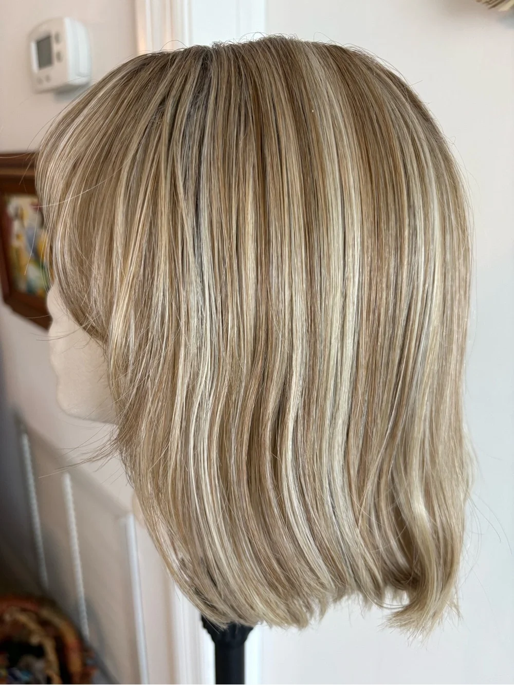 RAQUEL WELCH Heat Friendly Blonde, BISCUIT, BOB cut Wig! Center mono part. Bangs